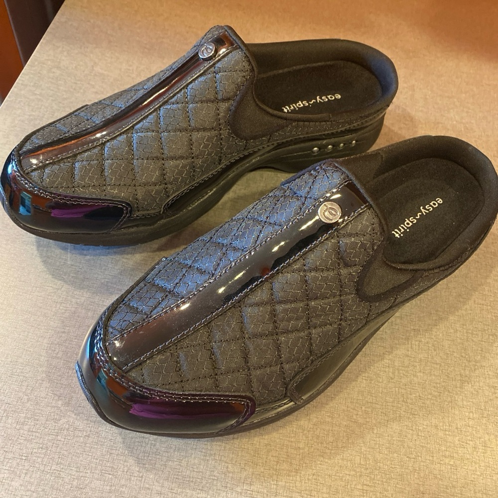 Easy Spirit Shoes Size 8W Traveltime Black Quilted Patent Leather Mule Clogs